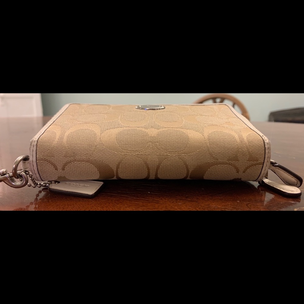 Coach clutch - Picture 3 of 7